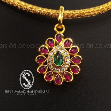 Subtle Traditional Kemp Silver Pendant 105